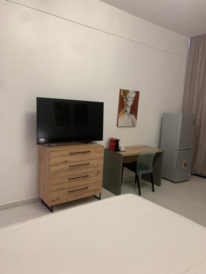 Chez Rima // Studio Tres Chaleureux F1 // Tres Bien Situe ดาการ์ ภายนอก รูปภาพ